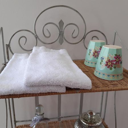 Les Fontenottes Bed & Breakfast Безансон Екстериор снимка