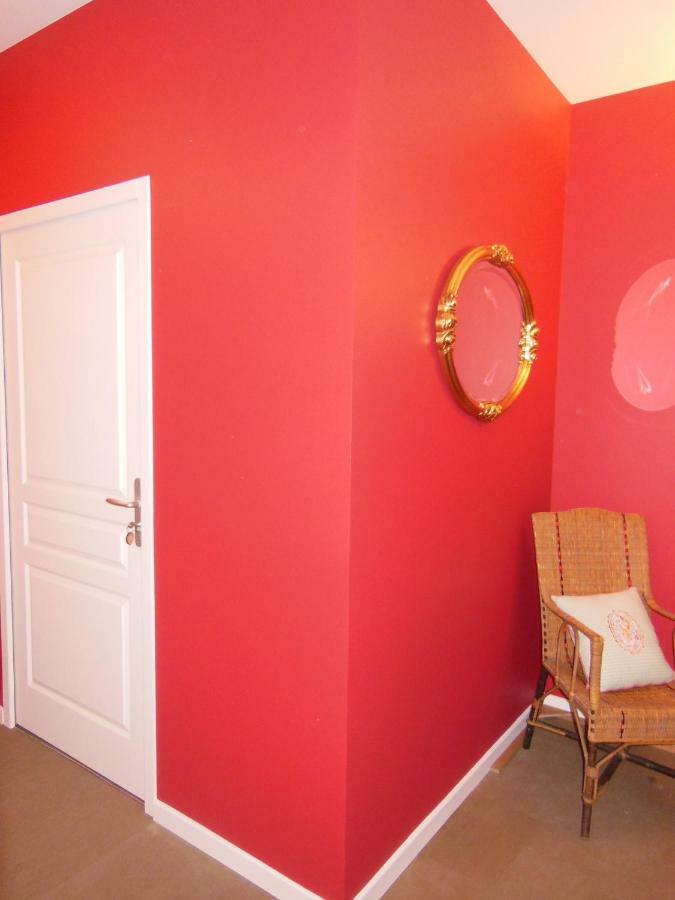 Les Fontenottes Bed & Breakfast Безансон Екстериор снимка