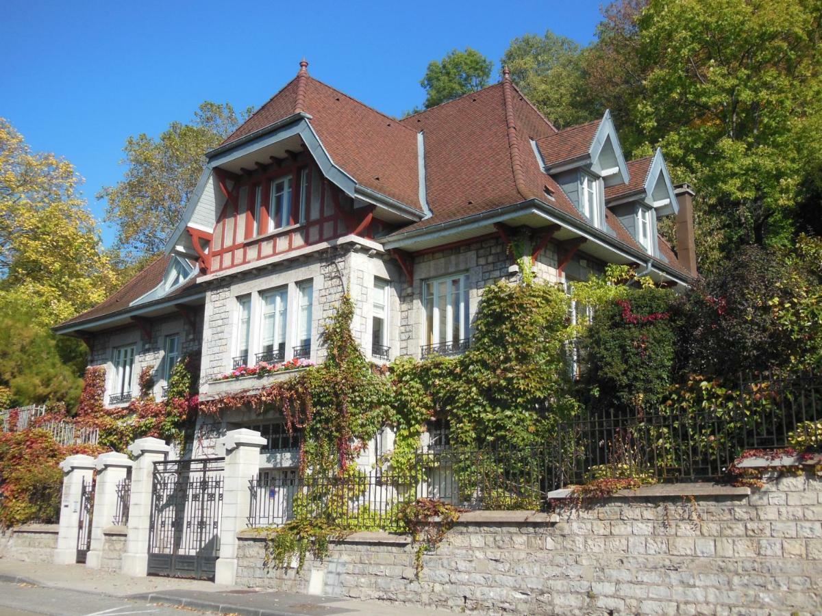 Les Fontenottes Bed & Breakfast Безансон Екстериор снимка