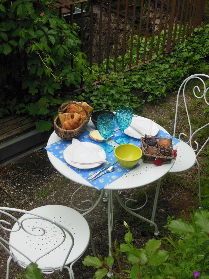 Les Fontenottes Bed & Breakfast Безансон Екстериор снимка